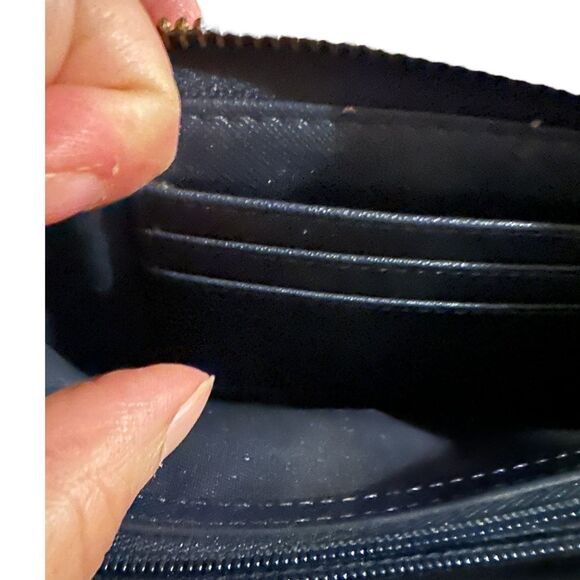 Steve Madden and Fossil wallets. Pre-loved in great conditions. - Picture 11 of 13